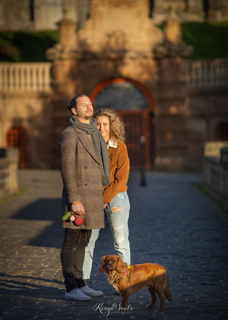 father and teenager daughter photos, outdoor photoshoot glasgow Cathedral
