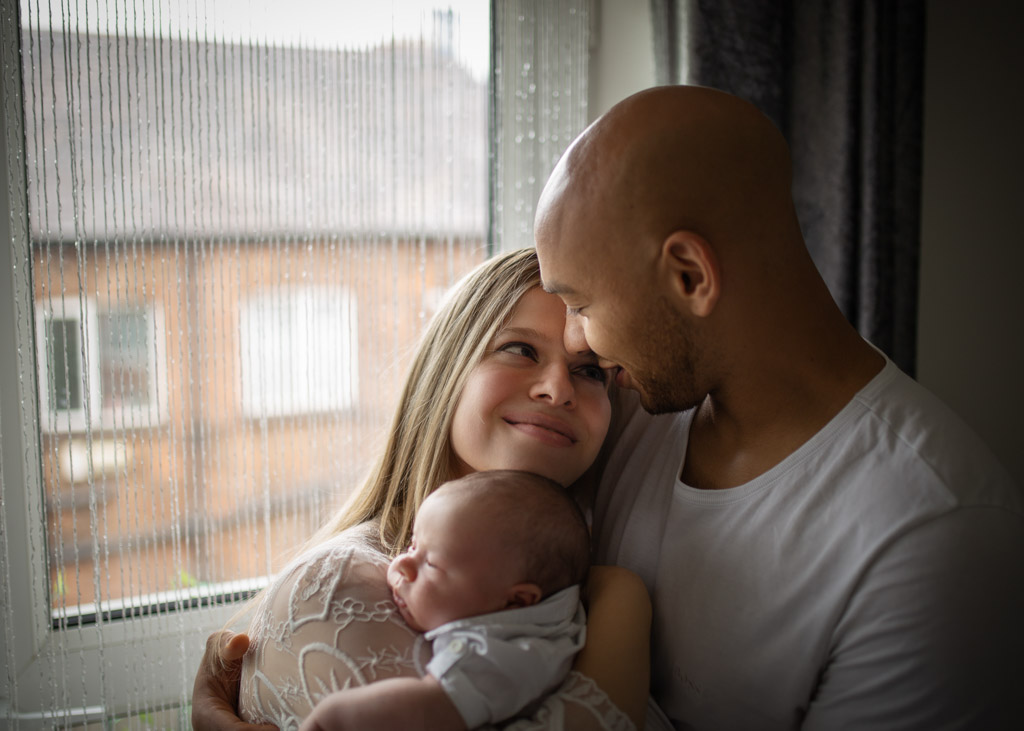 newborn photography Glasgow baby and parents