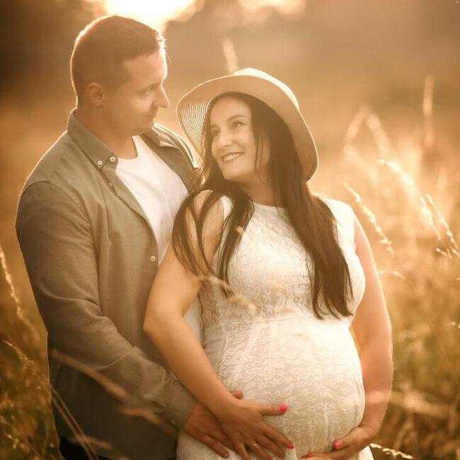 maternity photos pregnant couple sunset