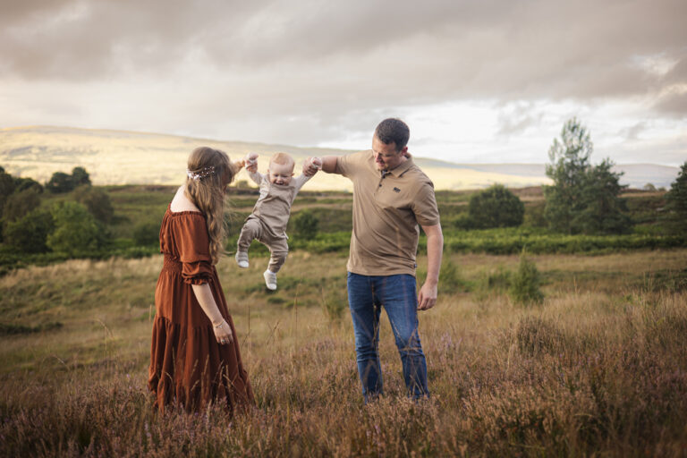 outdoor family photoshoot Glasgow
