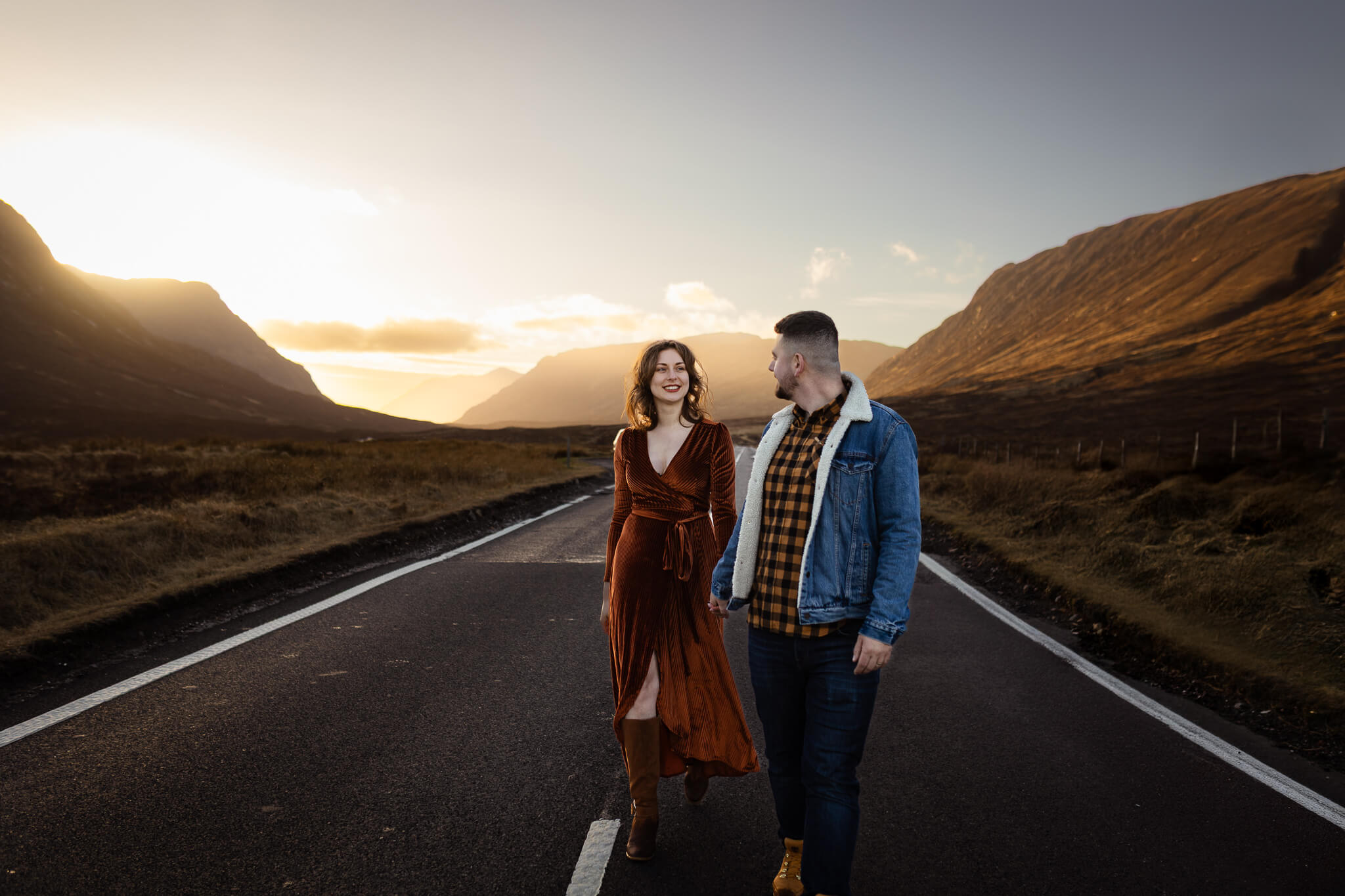 sunset couple photoshoot at Glencoe, Scotland