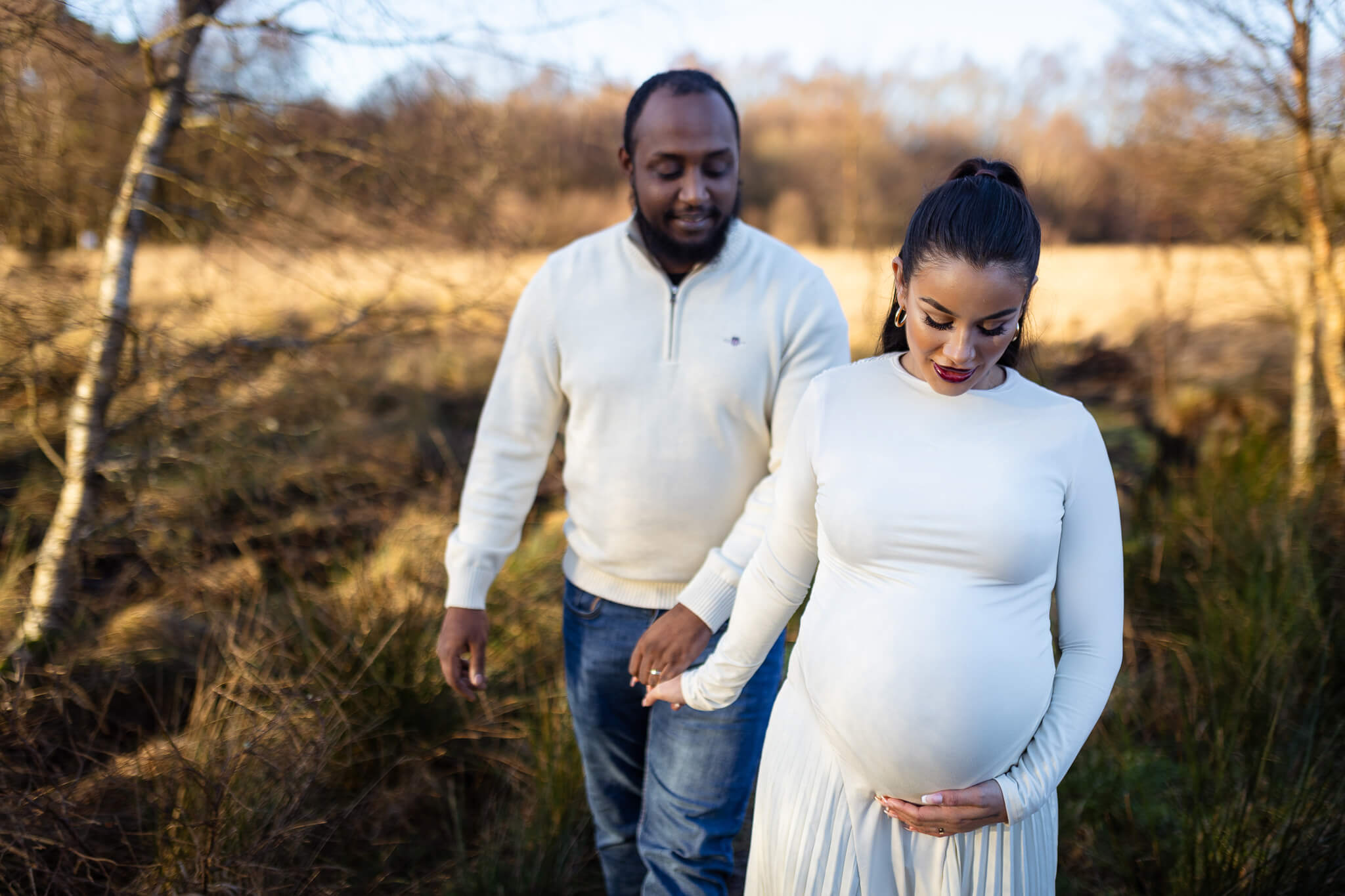 winter maternity photoshoot at Mugdock Country Park Glasgow