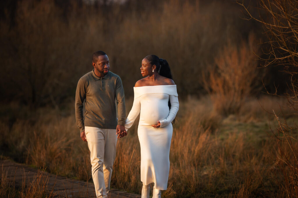 Relaxed outdoor maternity photoshoot in Glasgow