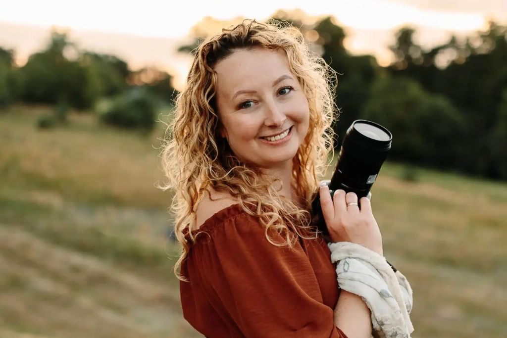 A little about the person behind the camera (1)
