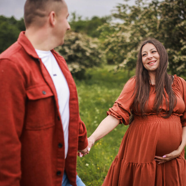 Outdoor maternity photography in Glasgow